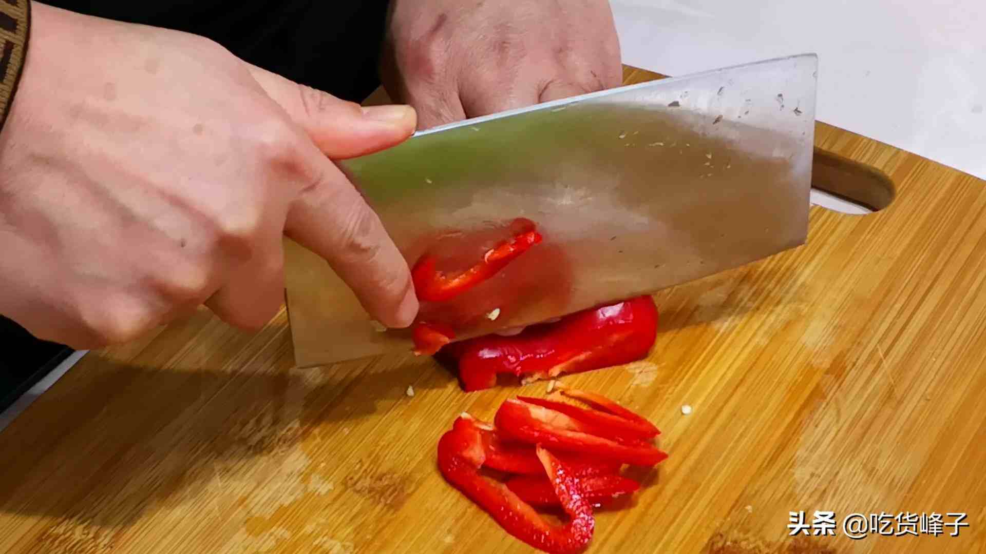 怎样做青椒炒鸡胗好吃？三个小技巧，炒出的鸡胗香辣爽口无腥味