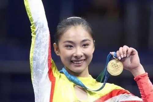 从奥运冠军到超人妈妈，“体操皇后”刘璇的近况如何？