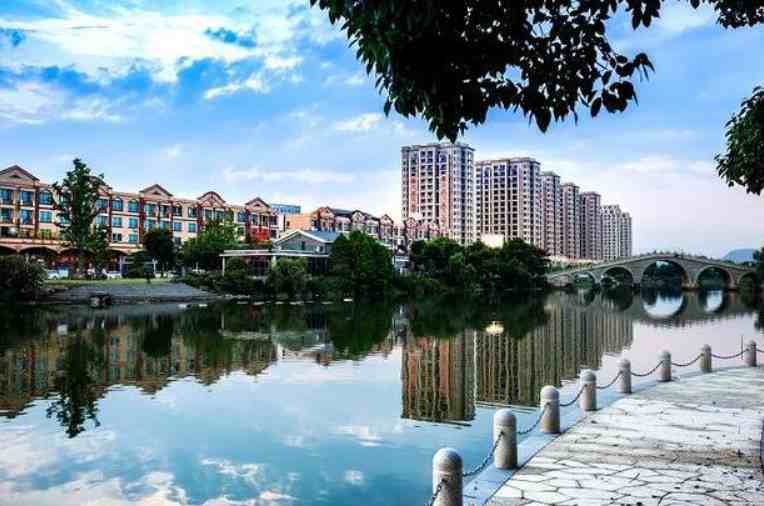 浙江适合养老的小镇，被列为省、市两级中心镇，被赞“文旦之乡”