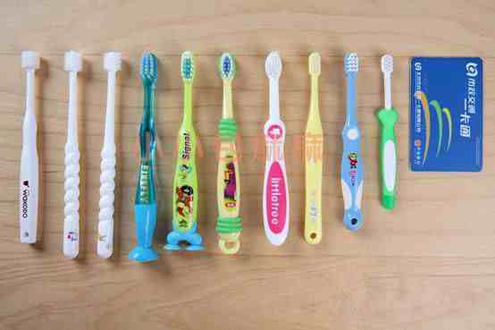 给宝宝健康的牙齿让他感激你一生!14款儿童牙刷横评&爱上刷牙秘方