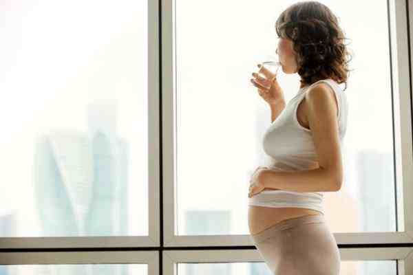 孕期便秘只能忍？掌握合适的缓解方法，孕妇和胎儿都受益