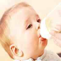 婴儿吃完奶后打嗝（宝宝吃完奶后打嗝这是怎么回事？）