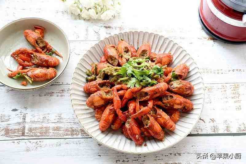 四种小龙虾的经典的做法，陪你吃嗨炎热的夏天，怎么吃也不厌