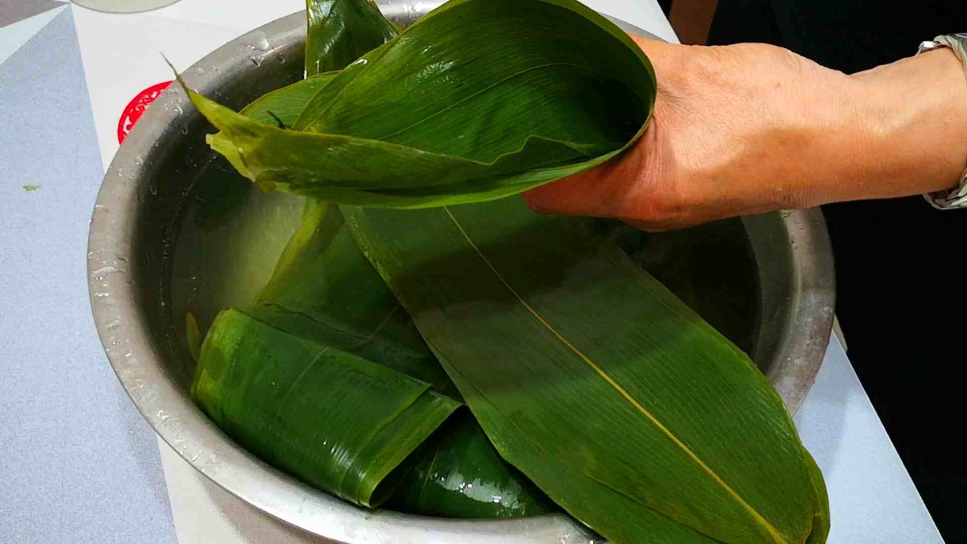 四角粽子的包法（4角粽子简单做法）