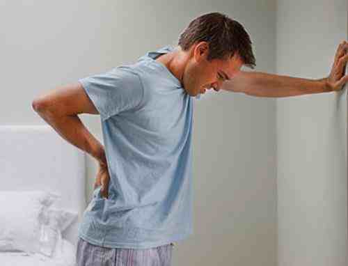 强直性脊柱炎 病因（强直性脊柱炎与什么因素有关？）