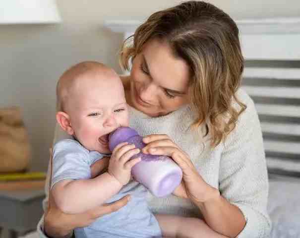 宝宝不吃奶瓶怎么办（宝宝不吃奶嘴抗拒奶瓶，怎么办？）
