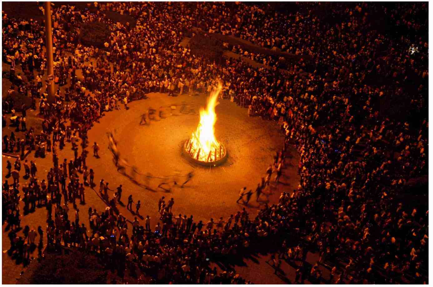 一年最热的盛夏，彝族为啥要“玩火”？揭秘彝族火把节的文化密码