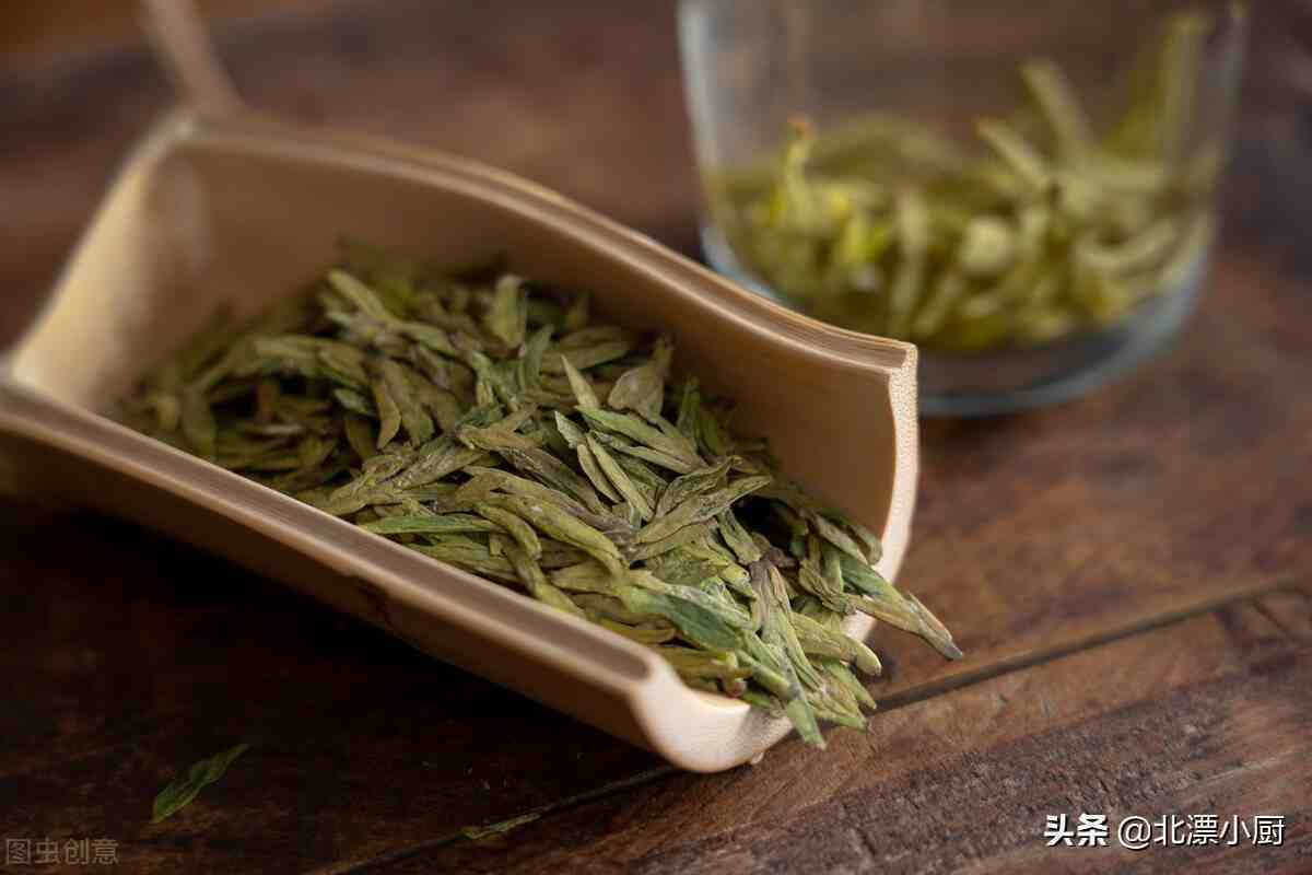 西湖龙井茶与西湖一样,是人,自然,文化三者的完美结晶;而西湖龙井中又