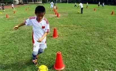 少儿足球训练基础练习