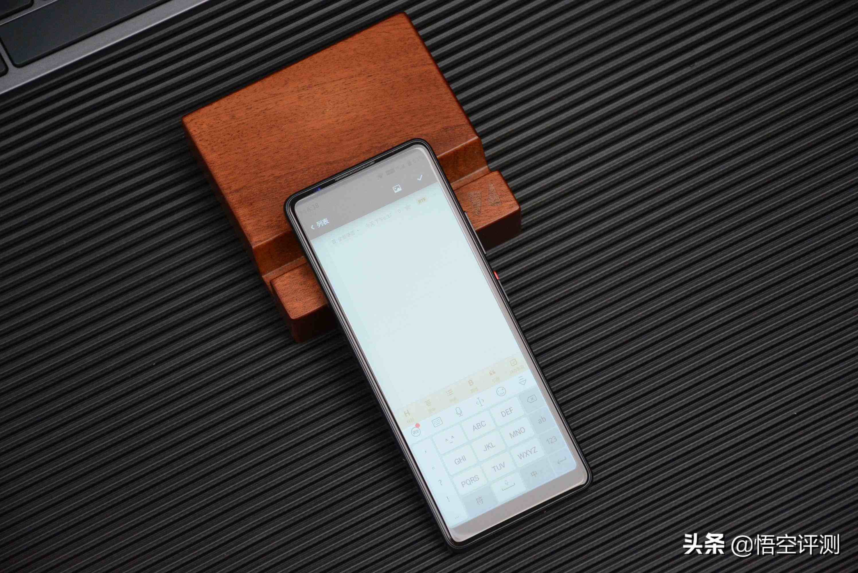专为学生而设计的智能手机：多亲Qin 2 AI助手，简单易用功能强大