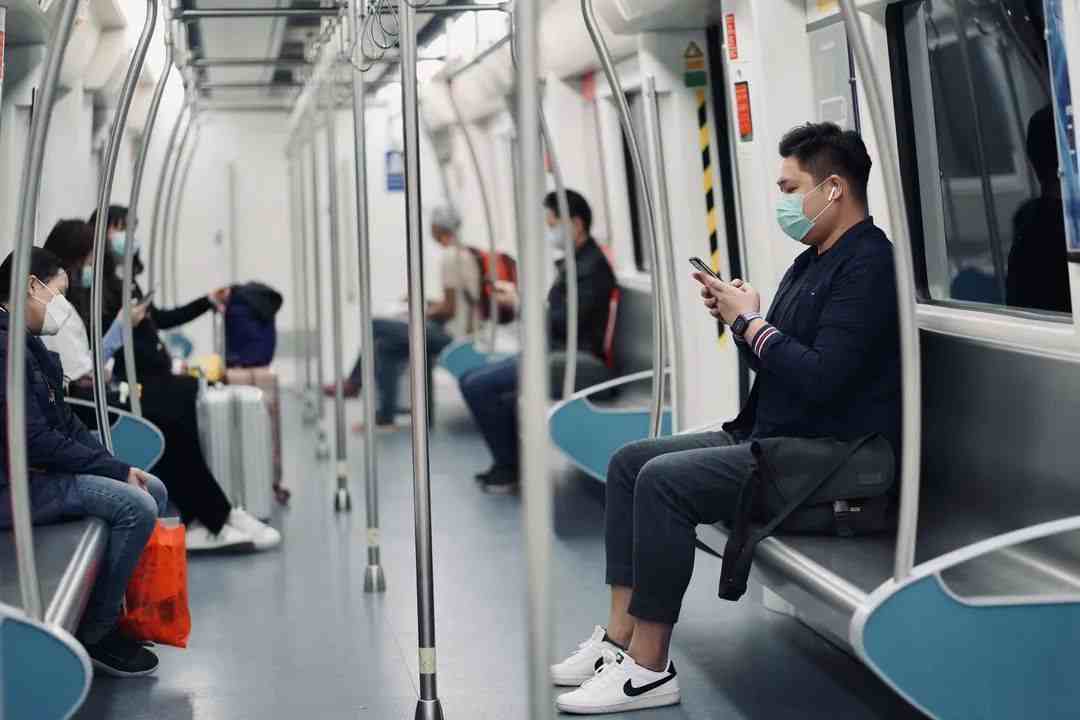 深圳地铁全线延时运营！