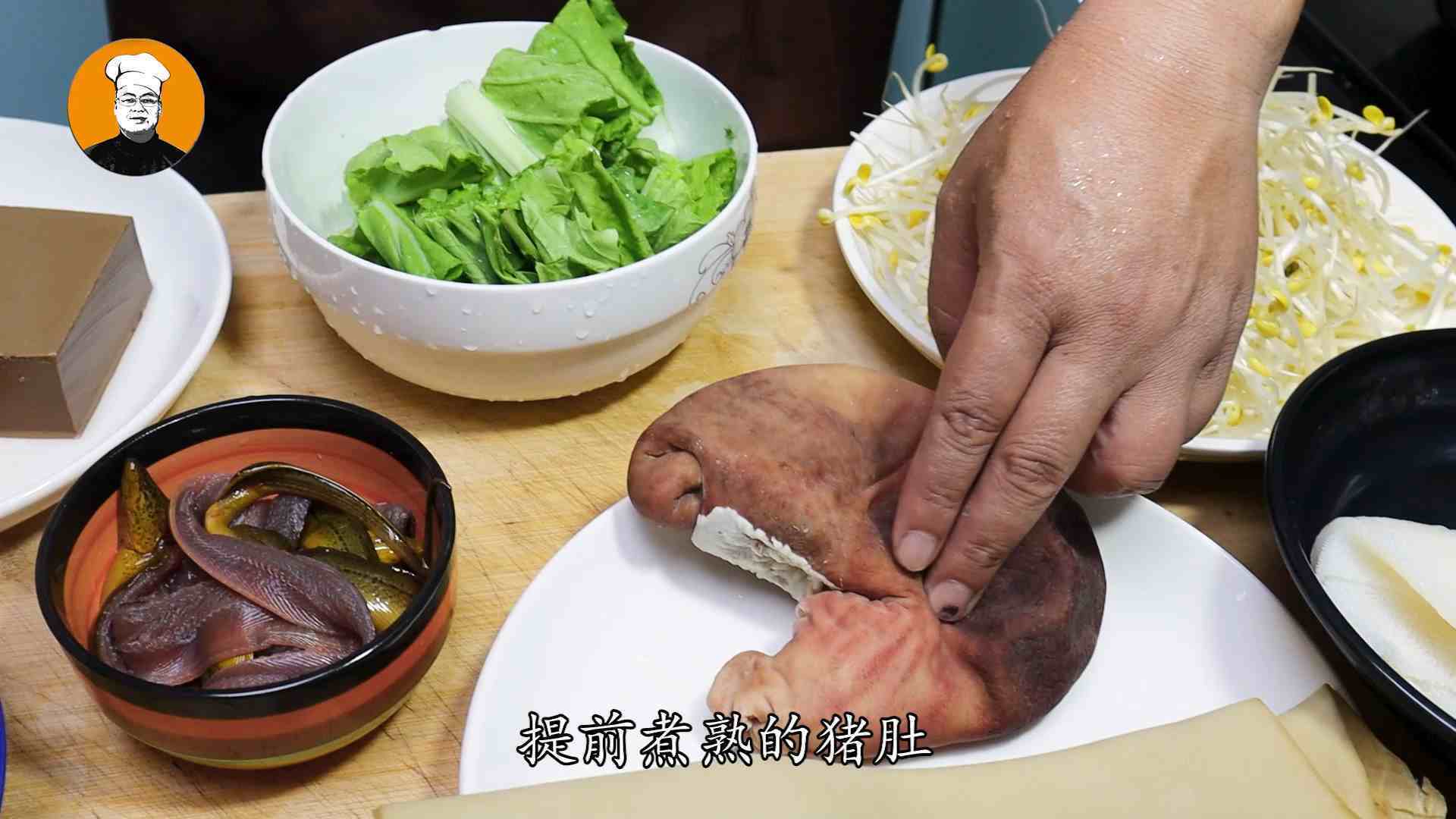 川菜“毛血旺”正宗做法，大厨详细讲解，麻辣鲜香，百吃不厌