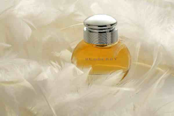 世界十大著名香水品牌：娇兰上榜，它的原材料最精良