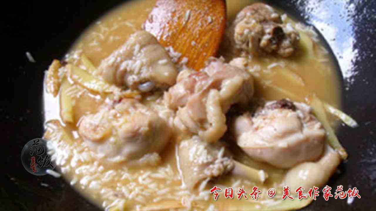 台湾风味麻油鸡的家常做法，大补味道也很好，美味暖身鸡汤随便吃
