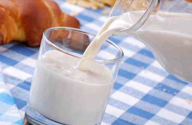 过期酸奶的用途（过期的牛奶有什么用途？）
