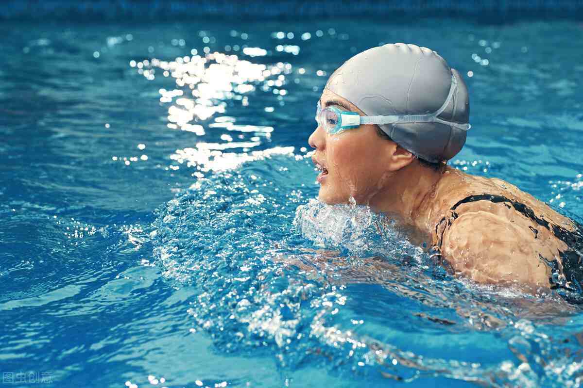 游泳一个月能瘦多少(一周游泳三次能减肥吗)