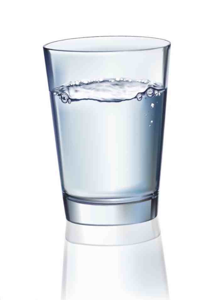 人正常一天喝多少水(长期喝水不足的危害)