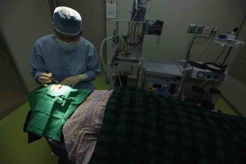 4万的整容手术，中国人做要8万，韩国部分整容医院咋专坑中国人？