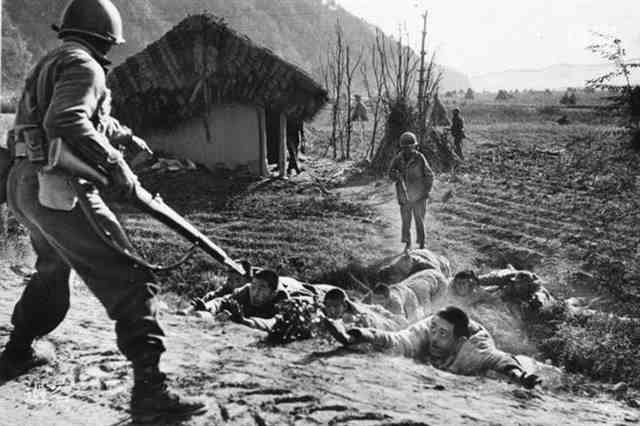 抗美援朝美国死了多少人(朝鲜战争输了几次战役)