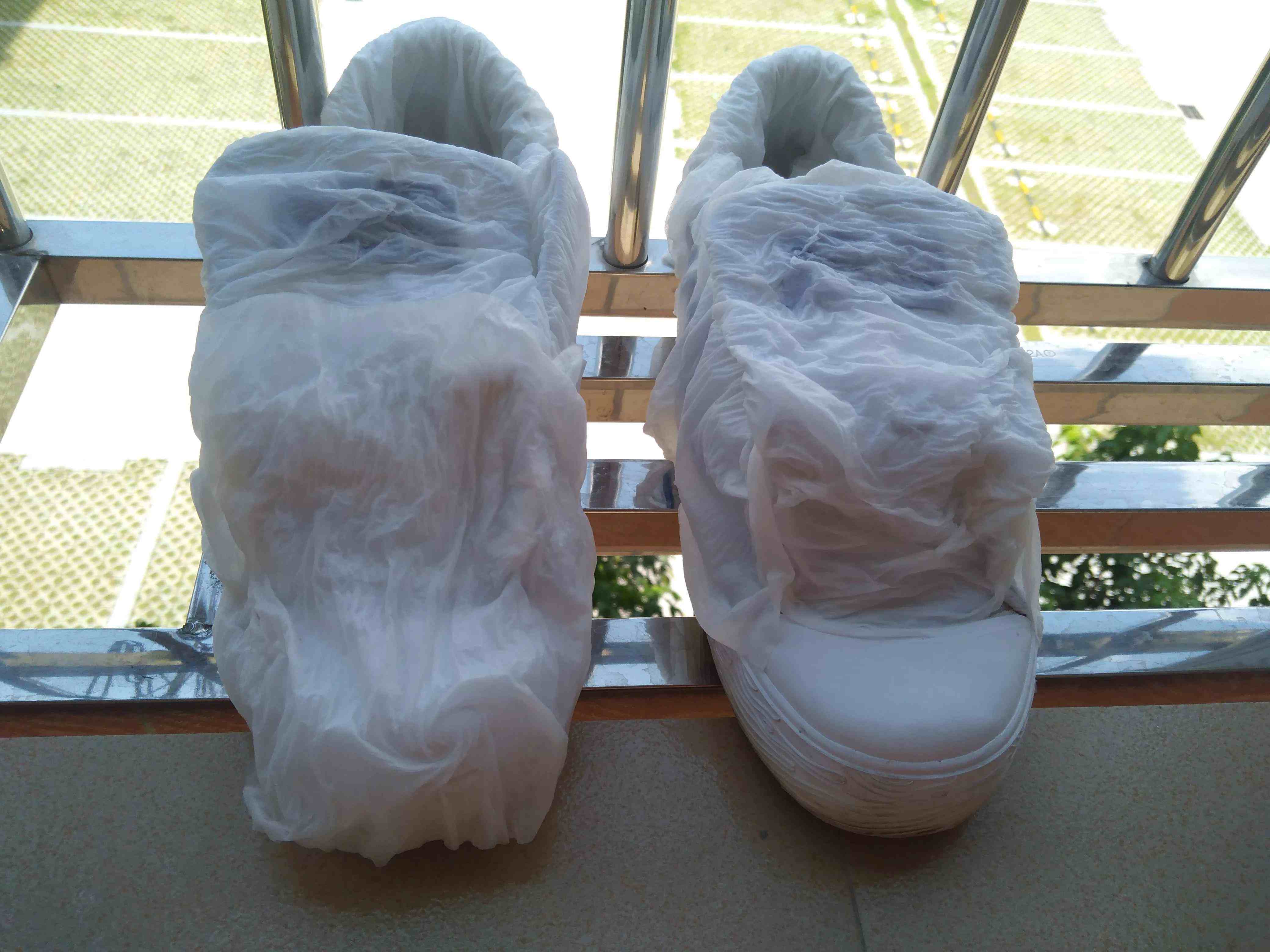 小白鞋怎样洗既省力又白呢？