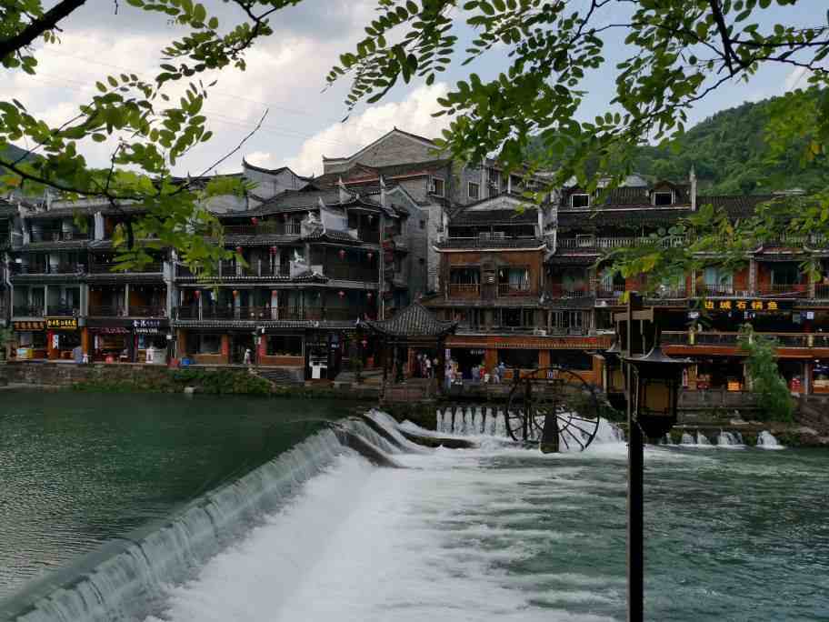 怎麼去鳳凰古城去湘西鳳凰古城坐什麼車