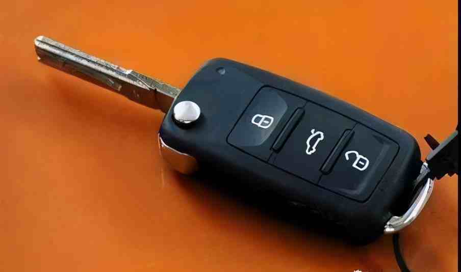 汽车遥控钥匙能用多久？快没电前有哪些征兆？