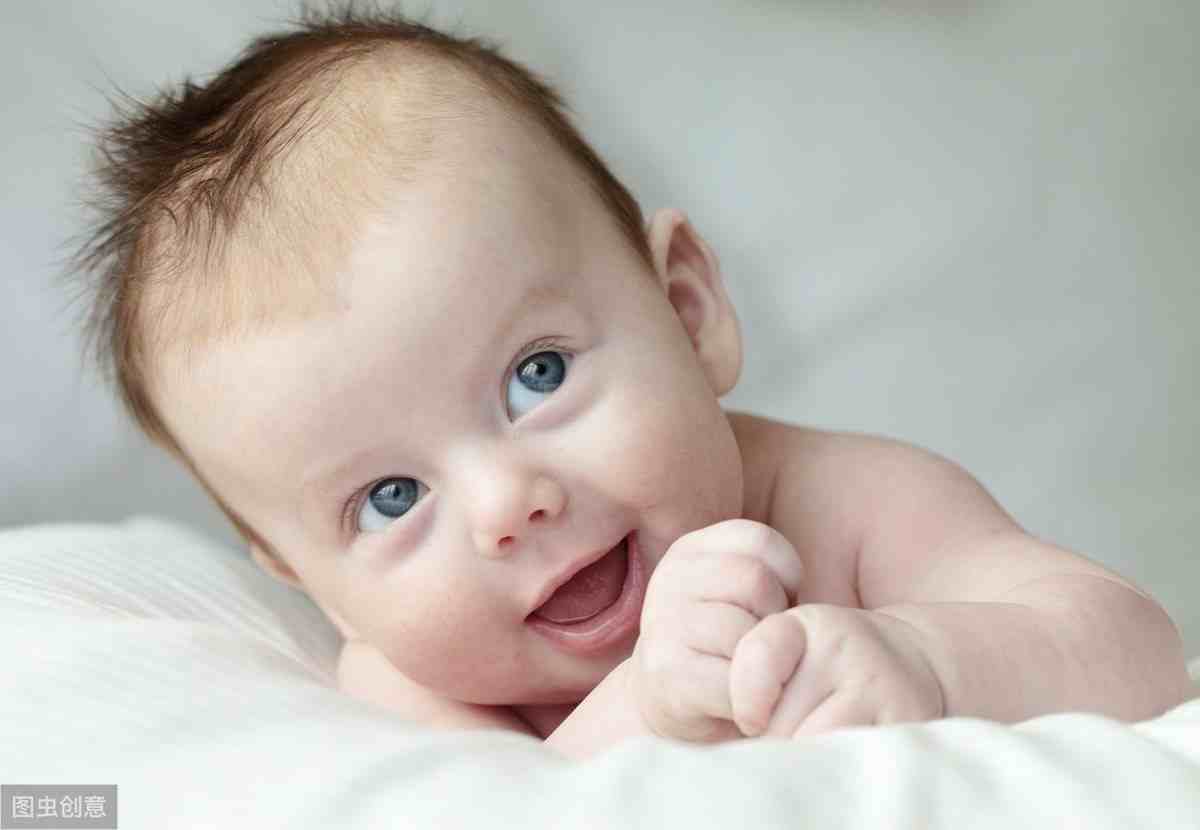 你知道宝宝什么时候开始会笑吗？