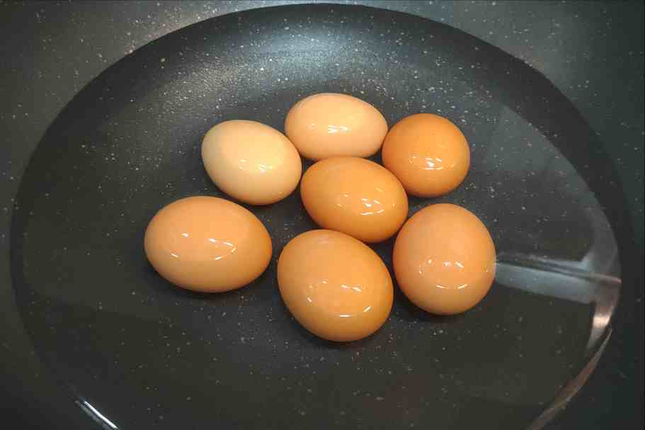 煮鸡蛋时，是热水下锅，还是冷水下锅？具体煮几分钟？涨知识了