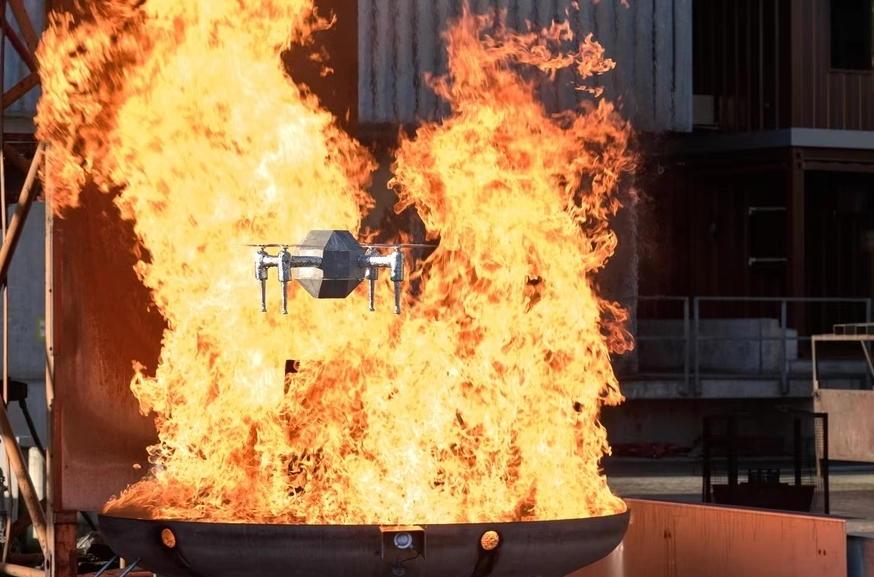 火场神器：科学家研发出耐高温无人机，可飞进火海