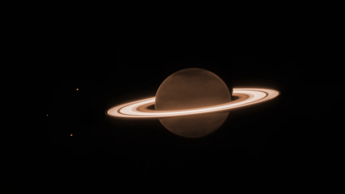 开发太空殖民土星__美国太空总署拍摄ufo