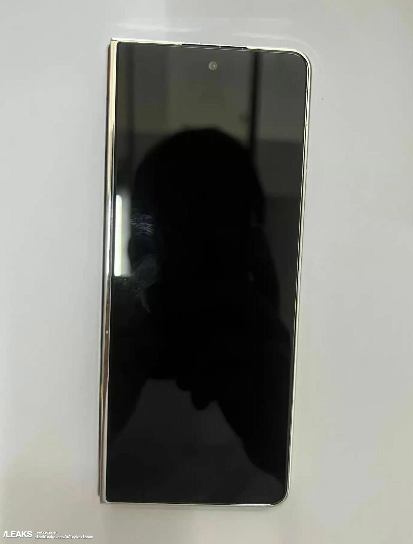 三星 Galaxy Z Fold5 可折叠手机机模照片曝光