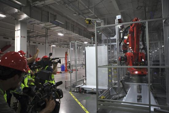 特斯拉得州超级工厂下线首辆 Cybertruck 准量产车