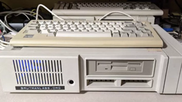 39 年前的老古董 IBM PCjr 当网页服务器，4
