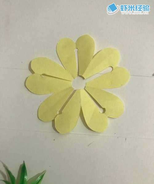 幼儿园手工启蒙剪纸 怎么样剪一朵迎春花