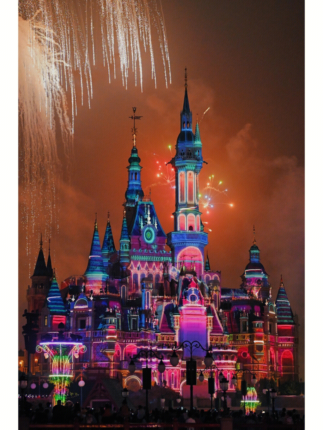 上海迪士尼烟花演出时间_上海迪士尼乐园烟花汇演时间_
