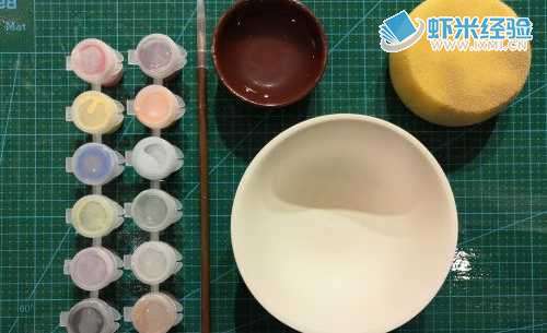 陶艺素坯彩绘用什么颜料__樱桃小丸子软陶制作过程