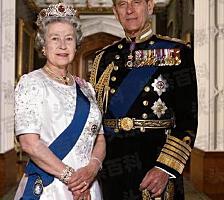 4月十七日英国女王老公视频_英国女王看到丈夫为自己站岗_