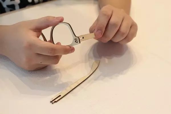 扭扭棒制作小动物方法__怎样制作扭扭棒眼镜