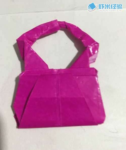 一个漂亮的小手提包 怎么样用彩纸折叠