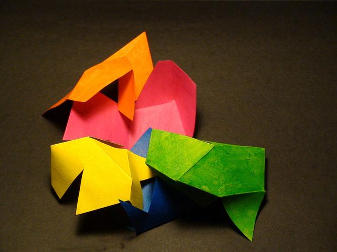 纸折精致花球__折纸花球制作方法
