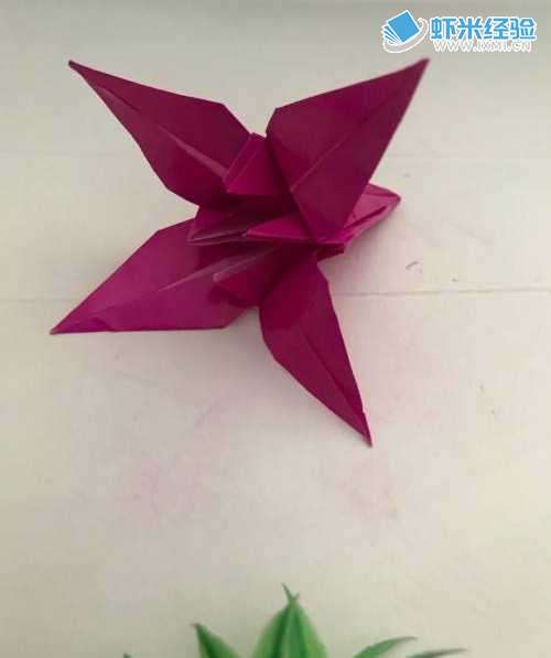 怎么折叠一朵漂亮的菖蒲花