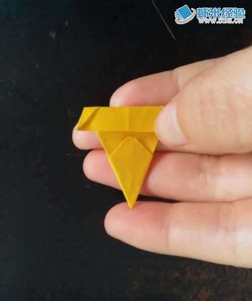 怎么样用纸折镂空的五角星